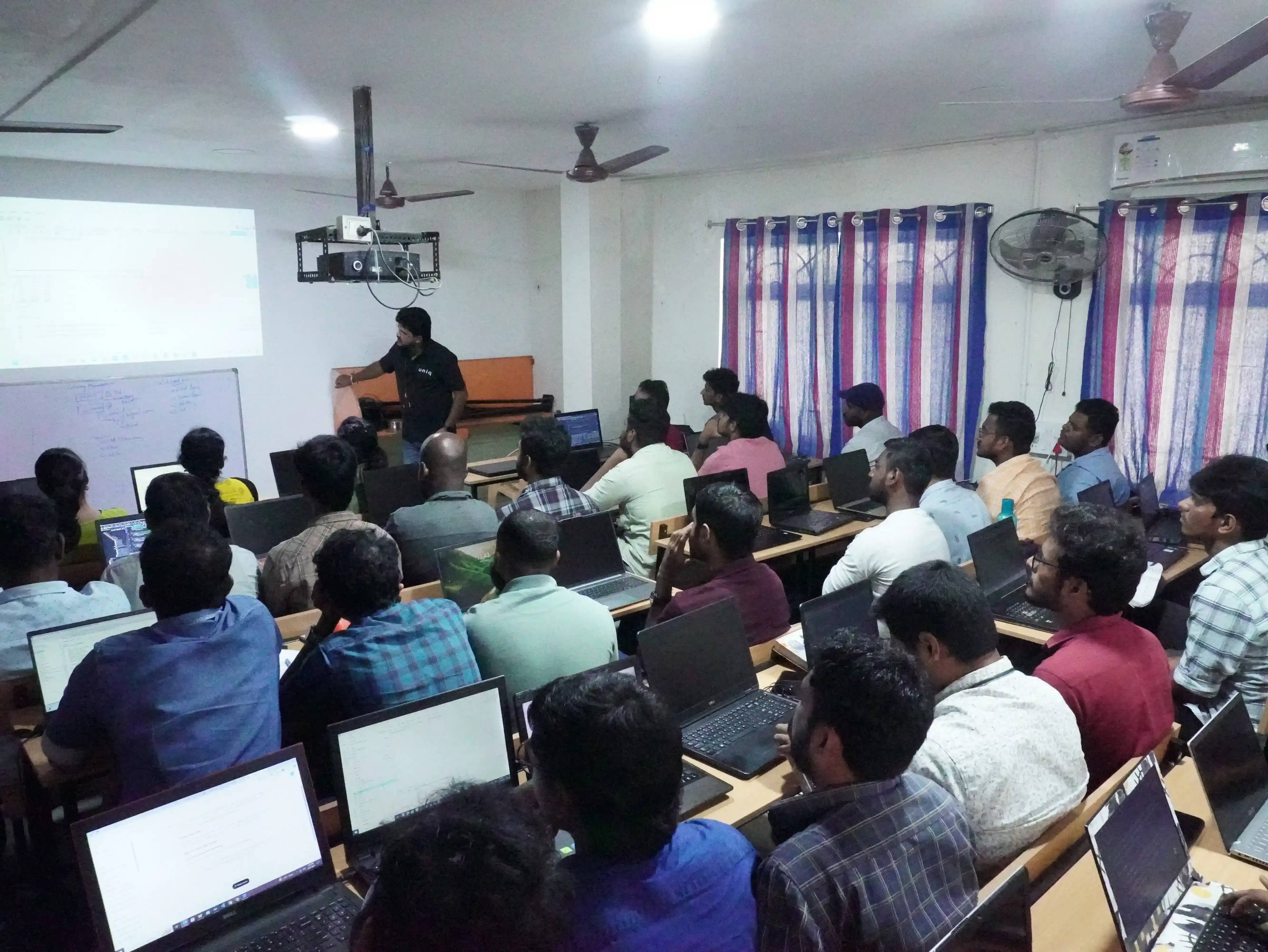 Best Python Full Stack Developer Course in Chennai | UniqJobs