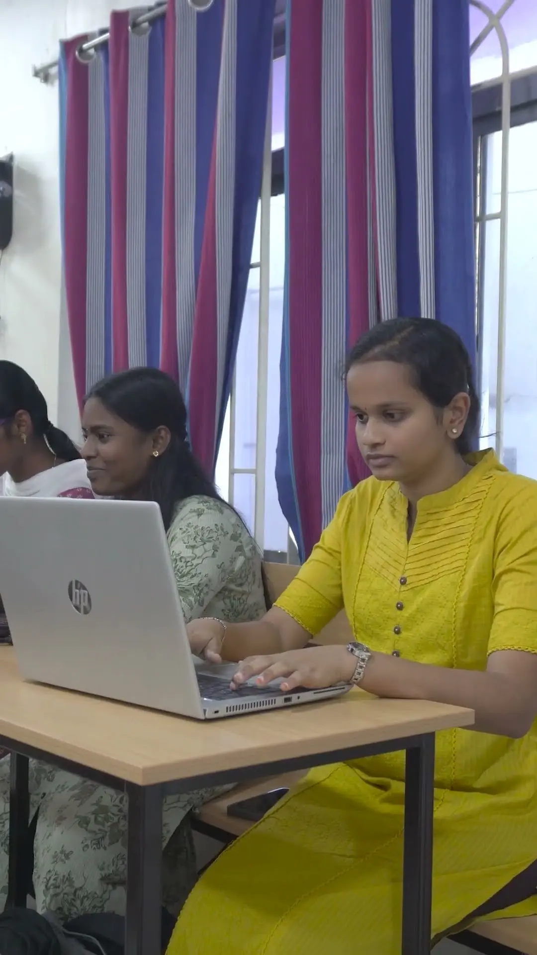 Jeya Bharathi | Graphic Designer | uniq jobs